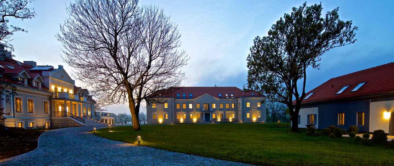 hotel nad jeziorem pokoje apartamenty restauracja Wellness SPA atrakcje wypoczynek w Polsce